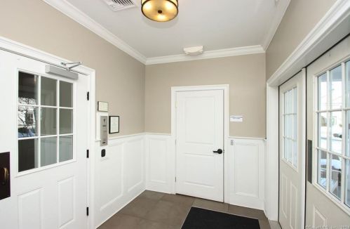 221 Stillwater Cir, Brookfield Center, CT 06804-1100