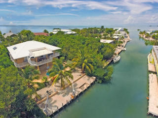 178 Indian Mound Trl, Plantation Key, FL 33070-2140