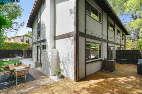 152 Barnett Ter, Concord CA 94523-4504 exterior