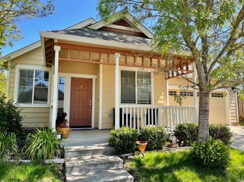 646 Acacia Ln, Santa Rosa, CA 95409-3402