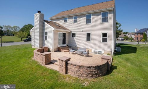 1 Glacier Ct, Bear DE  19701-1779 exterior