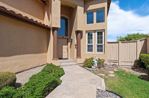 7 Villa Valtelena, Lake Elsinore CA  92532-0110 exterior