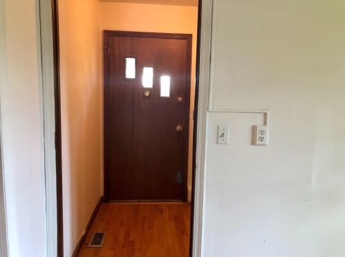 921 Hawkins Ave, Lake Grove NY 11755-1627 exterior