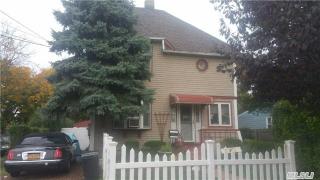 12 Mount Ave, Freeport, NY 11520-2826