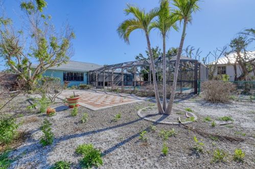 411 Lake Murex Blvd, Sanibel FL  33957-5536 exterior