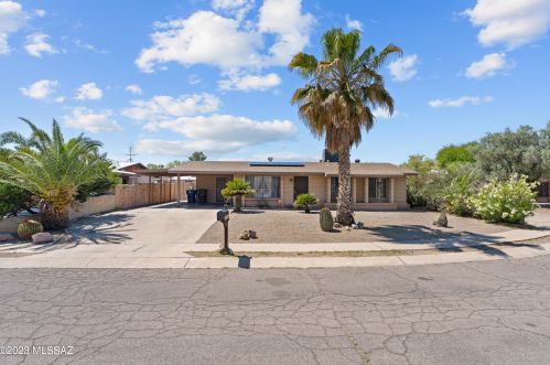 8280 Winnepeg Pl, Tucson, AZ 85730-2635