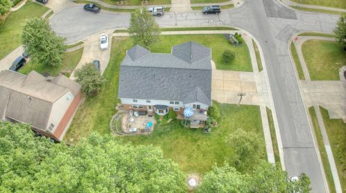 3916 Buckhill Dr, Covington KY  41018-2964 exterior