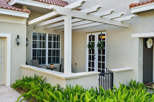 102 Via Santa Cruz, Jupiter, FL 33458-6927