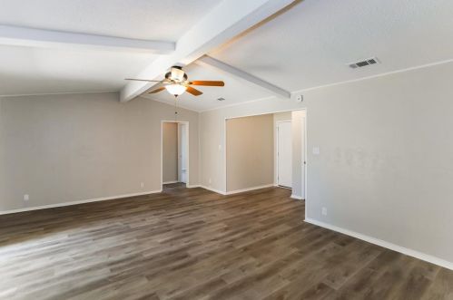 1813 El Paso St, Lewisville TX  75077-2713 exterior