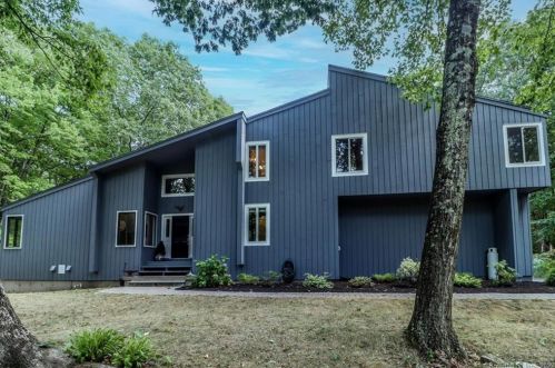8 Daniska Dr, Bethel, CT 06801-2650