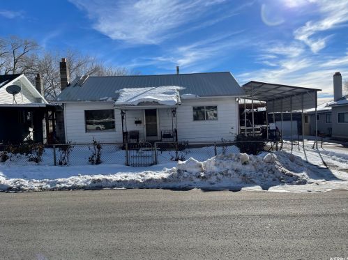 442 Janet St, Helper, UT 84526-1319