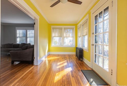57 Seafield Ln, Bayshore, NY 11706-7847