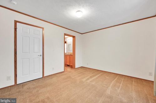 910 Dogwood St, Smithville PA  17560-9692 exterior