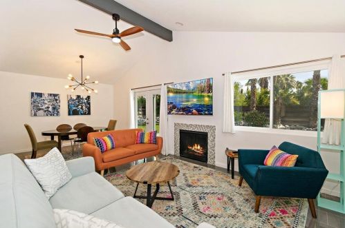 2632 Aurora Dr, Palm Springs CA  92262-2362 exterior