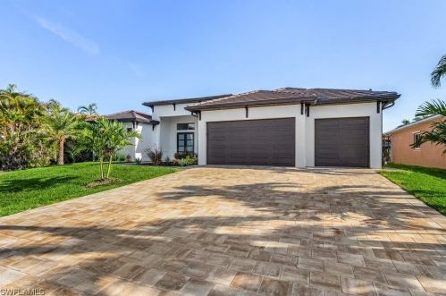 1835 41st St, Cape Coral, FL 33904-6002