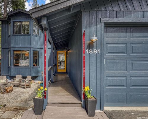 1881 Hunkpapa St, South Lake Tahoe, CA 96150-5810