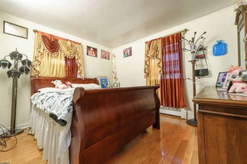 18 Midvale Ave, Lake Hiawatha NJ  07034-1011 exterior