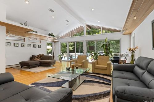 157 Maple Brook Rd, Tuxedo Park, NY 10987-4627