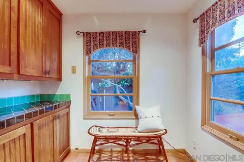 3211 Dumas St, San Diego CA 92106-1317 exterior