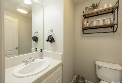 4308 Clarinbridge Cir, Pleasanton CA  94568-7208 exterior