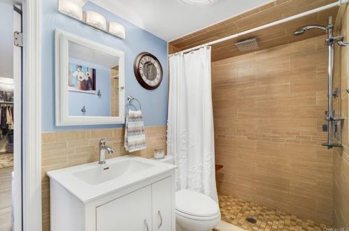 106 Halyan Rd, Yorktown Hgts NY  10598-4304 exterior