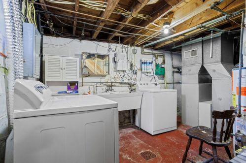 27 Christler St, Pittsburgh PA 15223-2038 exterior