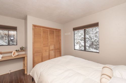 1113 Chimney Peak Rd, Big Bear City CA  92314-8871 exterior