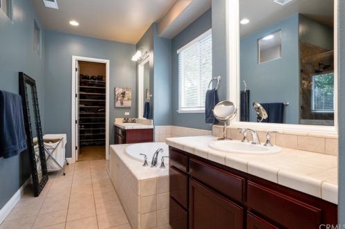 416 Southbury Ln, Chico CA  95973-8230 exterior