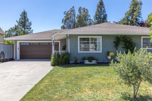 1103 Ozone Dr, Santa Rosa, CA 95407-6439
