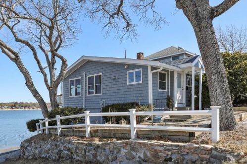 2 Blue Jay Ter, Wareham, MA 02571-2027