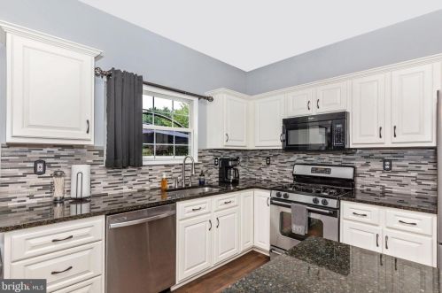 17 Lion Ct, Limerick PA  19468-1339 exterior