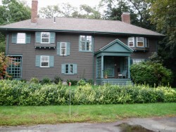 24 Pilgrim Rd, Newton, MA 02468-2124