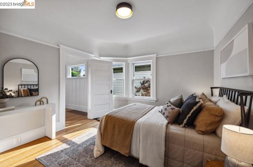 4143 Howe St, Oakland CA 94611-5117 exterior