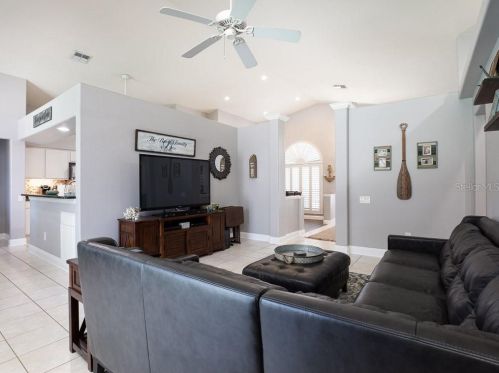 48 Valleywood Dr, De Bary FL  32713-3280 exterior