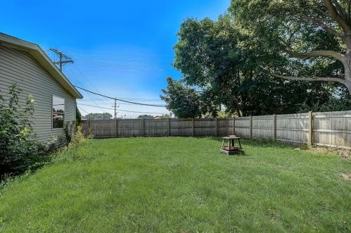 4609 74th Pl, Kenosha WI  53142-3711 exterior