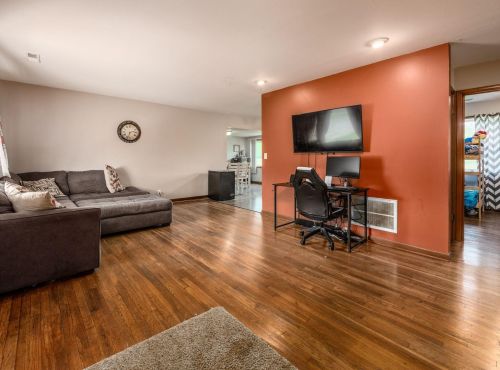 150 County Line Rd, Hopewell, OH 43746-9635