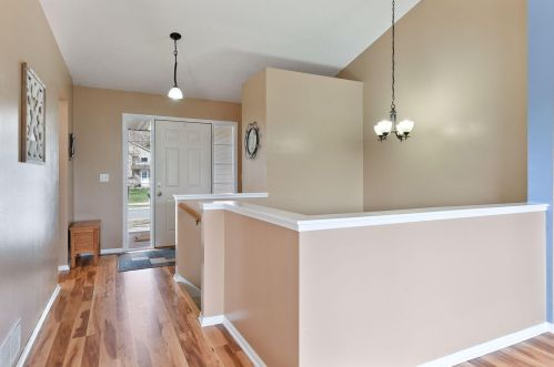 1253 Sparrow Rd, Minnetrista, MN 55387