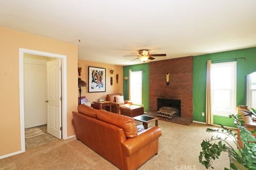 1032 Chestnut Ave, Orange CA 92867-3832 exterior