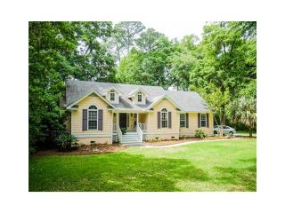 73 Dolphin Point Dr, Beaufort, SC 29907-1712