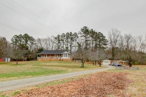111 Scarborough Hollow Rd, Stewart, TN 37175-7600
