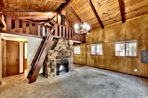 3727 Larch Ave, South Lake Tahoe CA  96150-8504 exterior