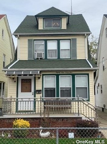 89-45 220th St, Jamaica, NY 11427-2505