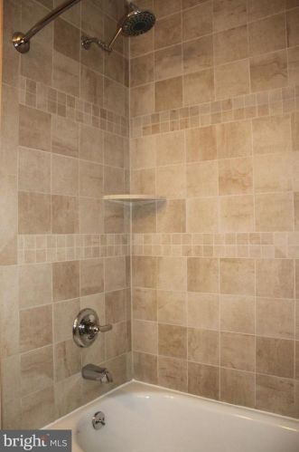 7 Dogwood Dr, Trenton NJ  08648-3205 exterior