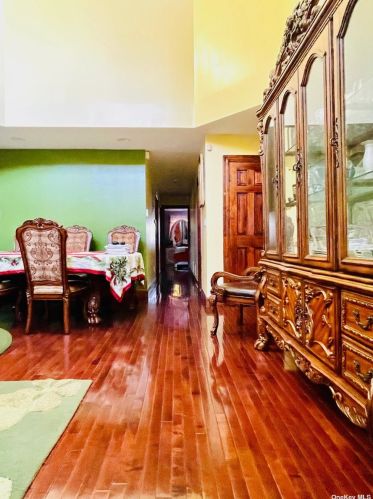 142-31 249th St, Jamaica, NY 11422-1848