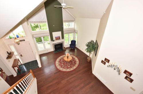 14258 Waterford Square Dr, Waukesha, WI 53151-9509