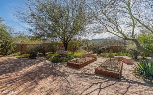 4421 Paseo De Los Cerritos, Tucson AZ 85745-9552 exterior