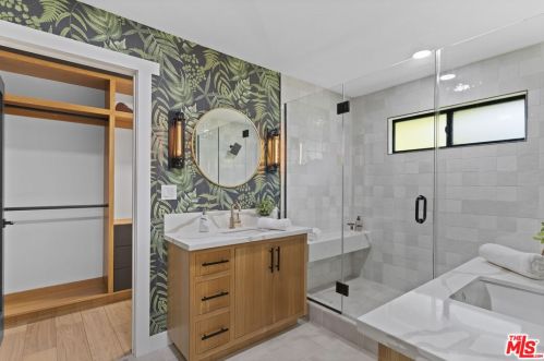 5254 Buffalo Ave, Van Nuys CA  91401-5929 exterior