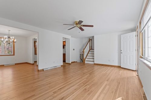 231 Haugh Dr, Pittsburgh, PA 15237-5632