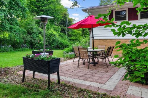 326 Racine Rd, Madison, WI 53705-4764