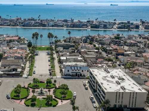 103 Ravenna Dr, Long Beach, CA 90803-4051